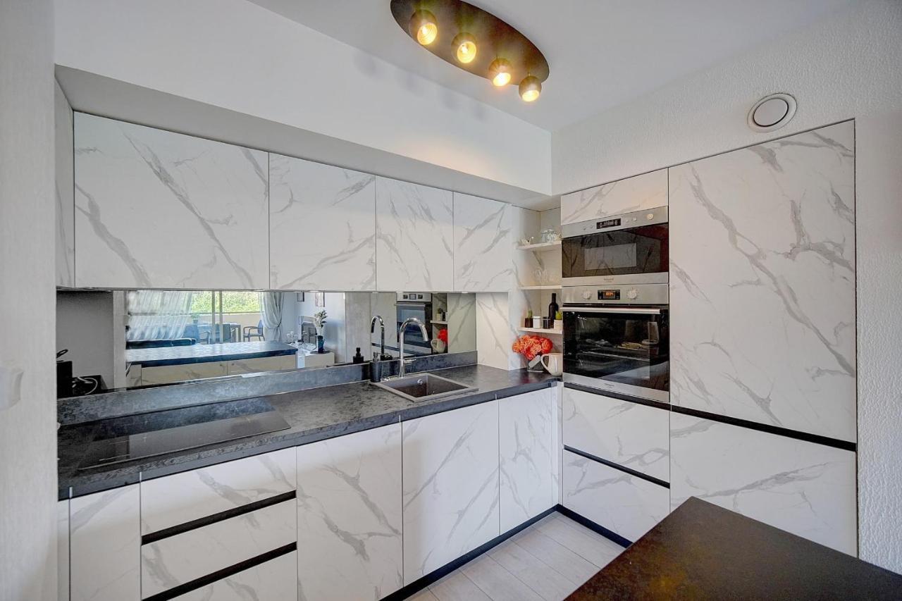 Immogroom - 2 Br- Bright - Terrace - Wifi - Air Conditioning Cannes Bagian luar foto