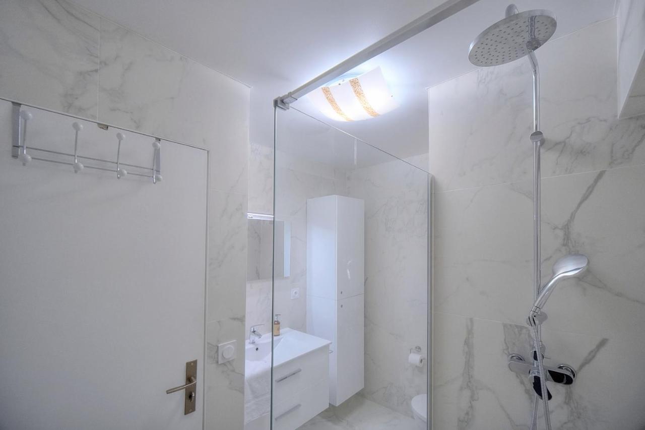 Immogroom - 2 Br- Bright - Terrace - Wifi - Air Conditioning Cannes Bagian luar foto